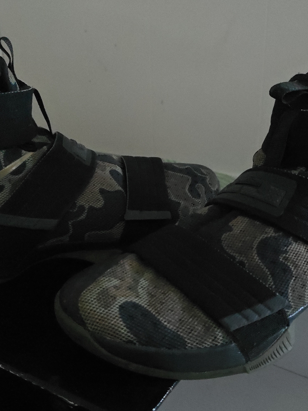 LeBron Camo Athletic Strap Sneakers - Black & Green